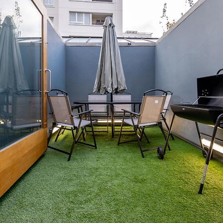 The Deluxe Barbican Duplex Лондон Экстерьер фото