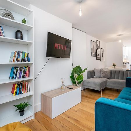 The Deluxe Barbican Duplex Лондон Экстерьер фото