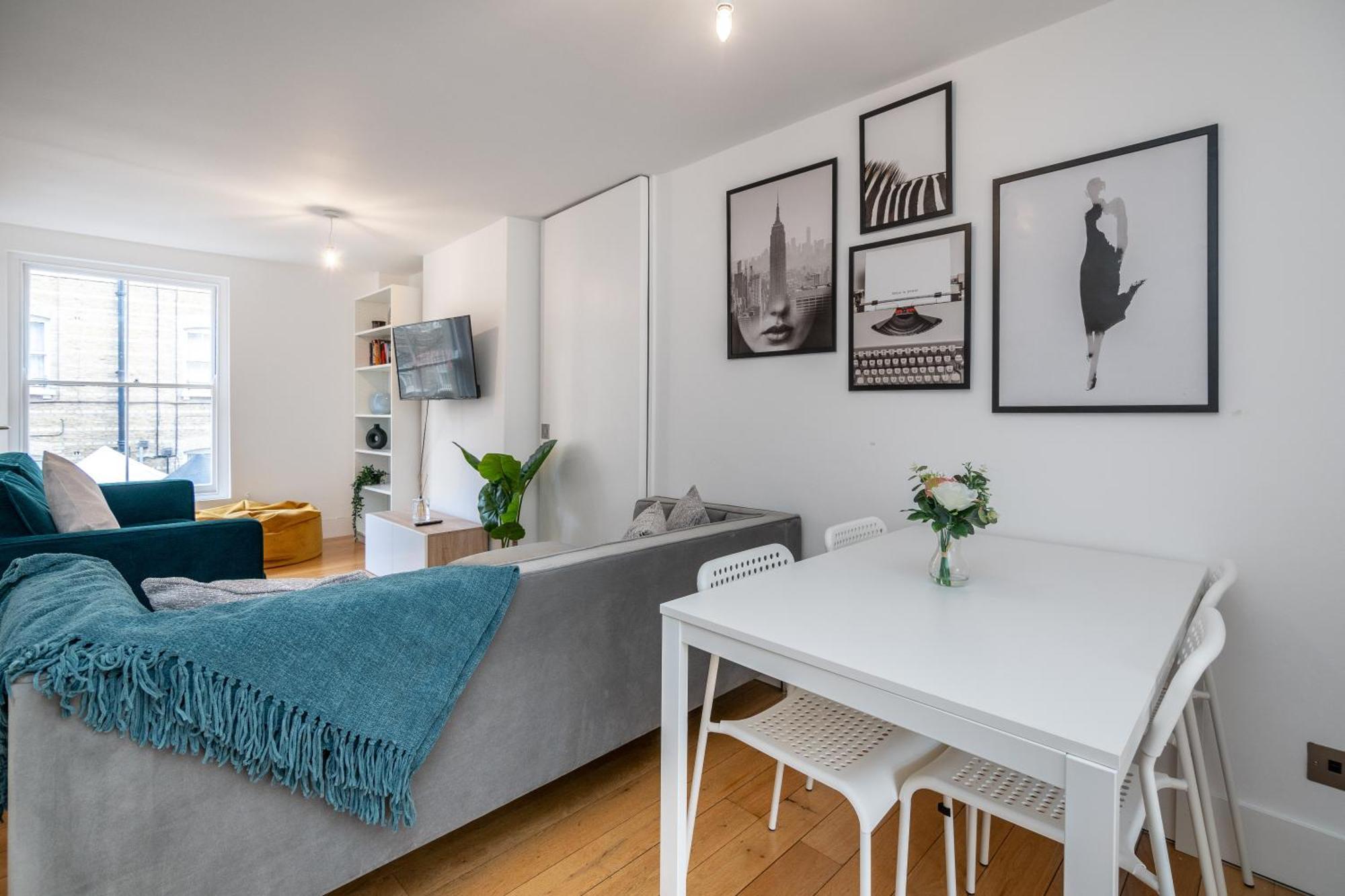 The Deluxe Barbican Duplex Лондон Экстерьер фото