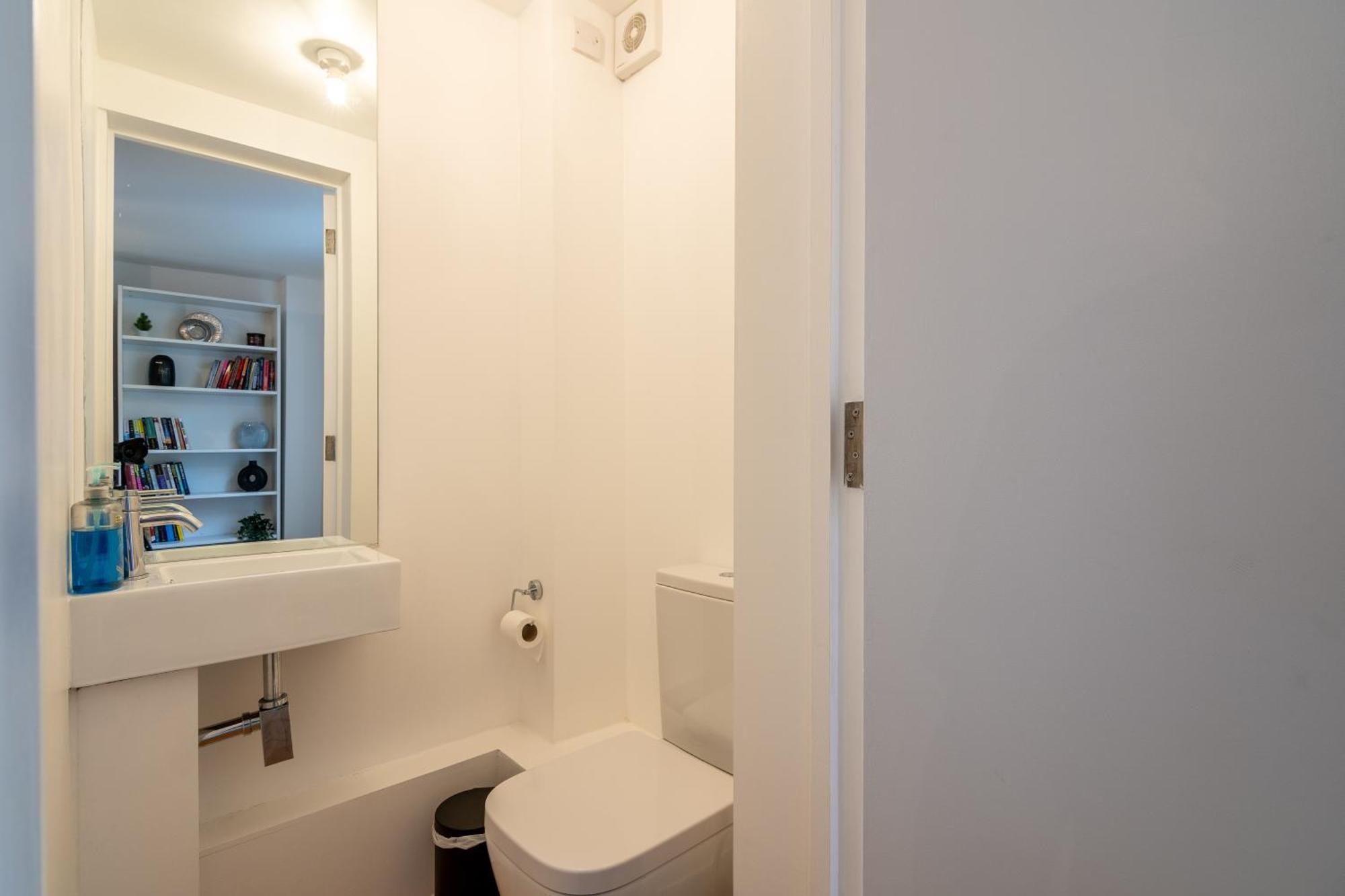The Deluxe Barbican Duplex Лондон Экстерьер фото