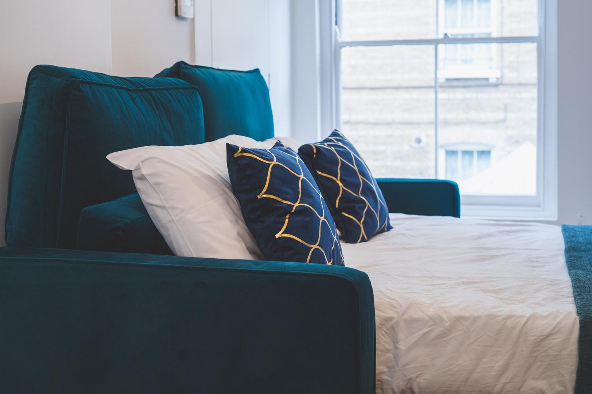 The Deluxe Barbican Duplex Лондон Экстерьер фото
