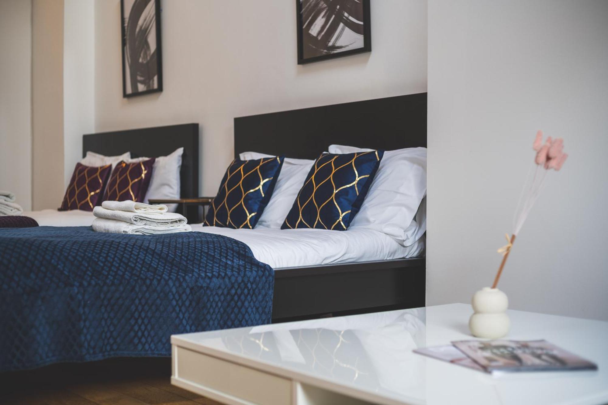 The Deluxe Barbican Duplex Лондон Экстерьер фото