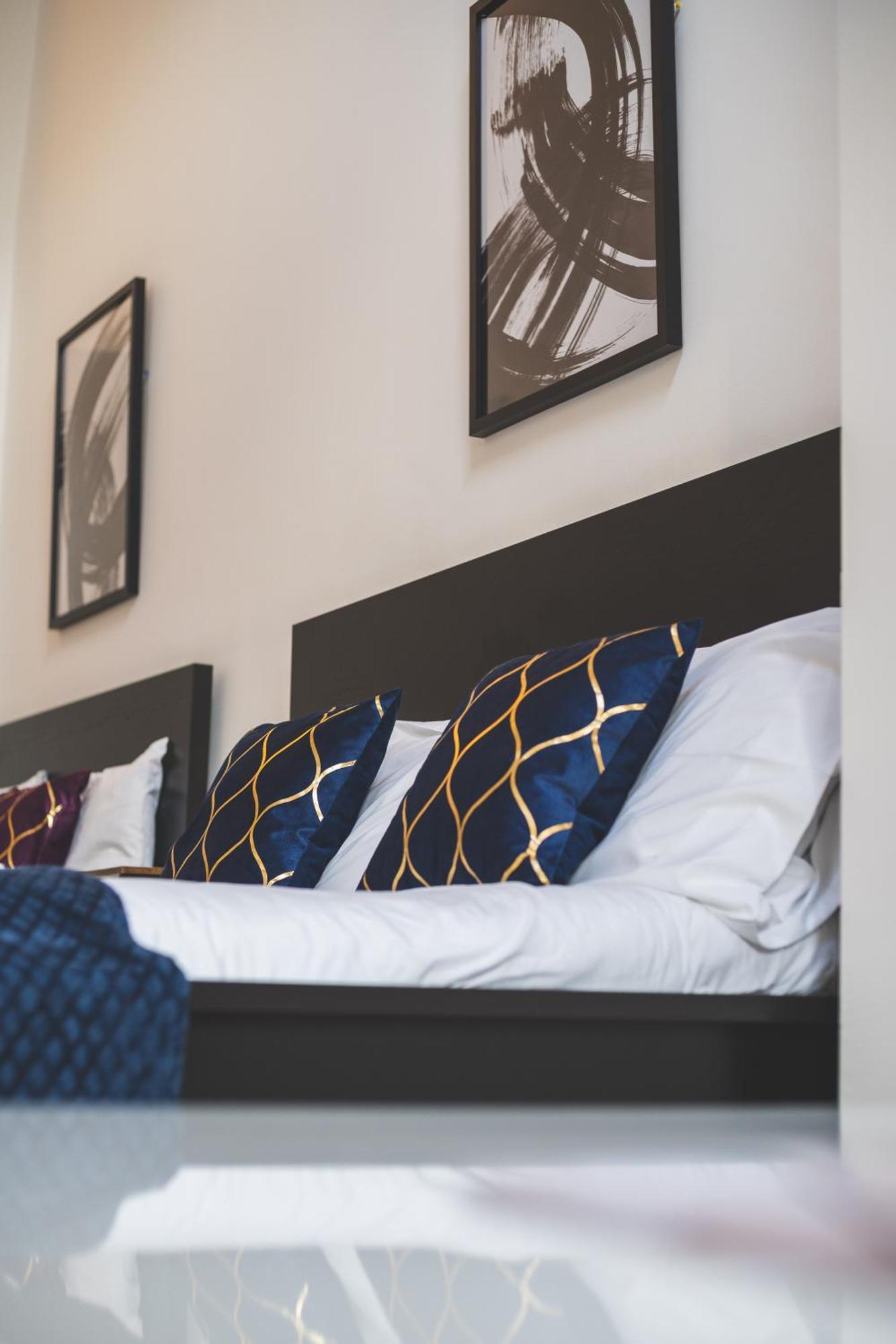 The Deluxe Barbican Duplex Лондон Экстерьер фото
