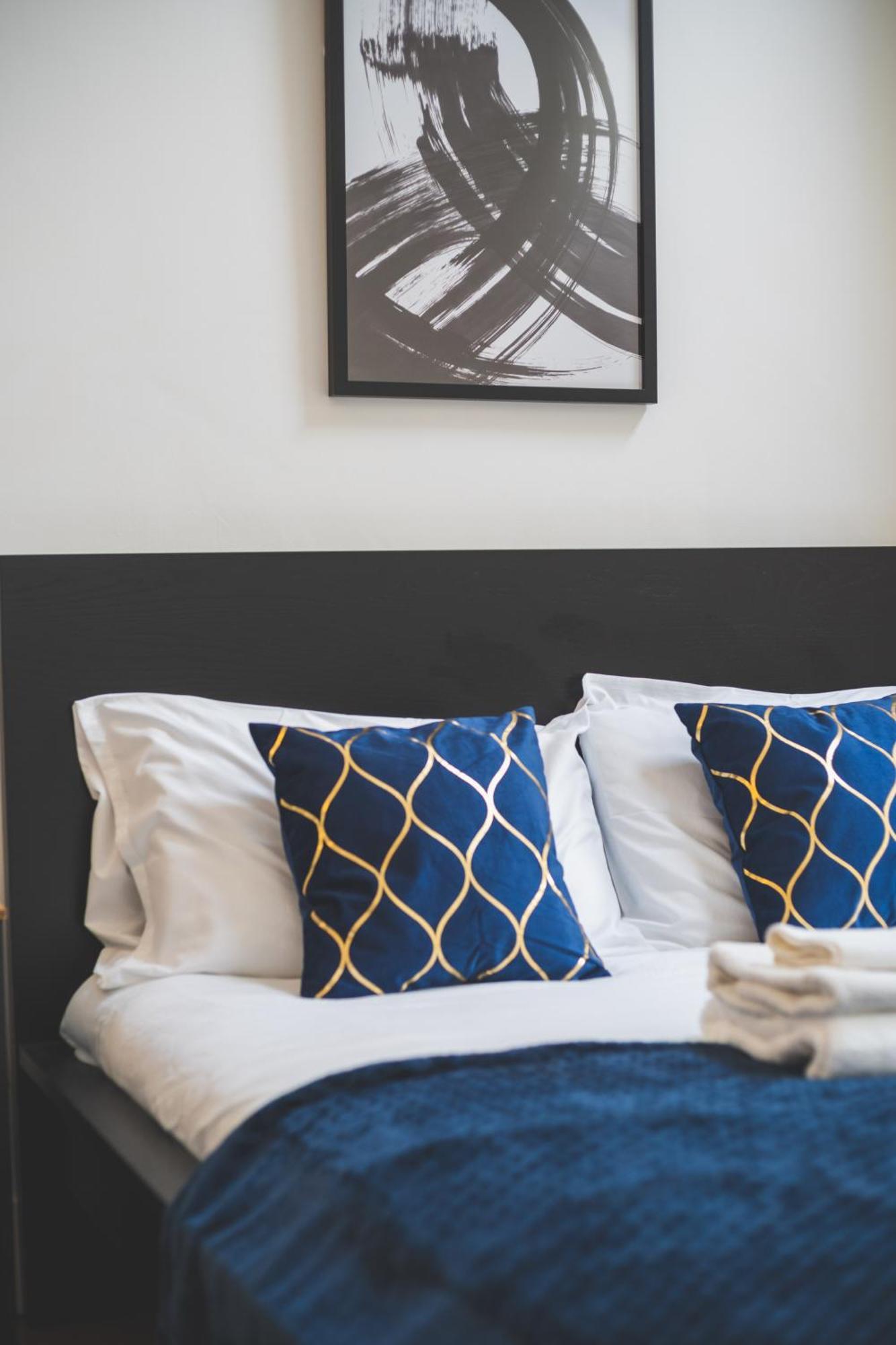 The Deluxe Barbican Duplex Лондон Экстерьер фото